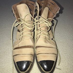 SALE✨Jeffrey Campbell Steel-Toed Booties